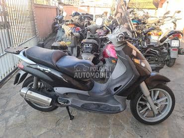 Piaggio Beverly 200