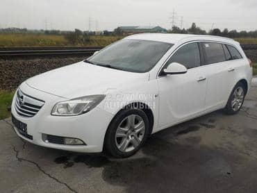Opel Insignia -  kompletan auto u delovima