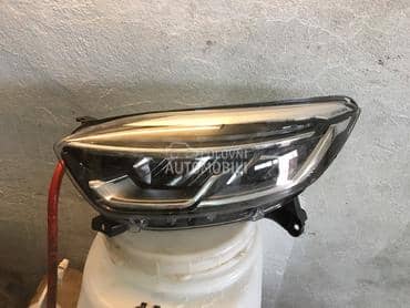 Levi far 2019 za Renault Captur