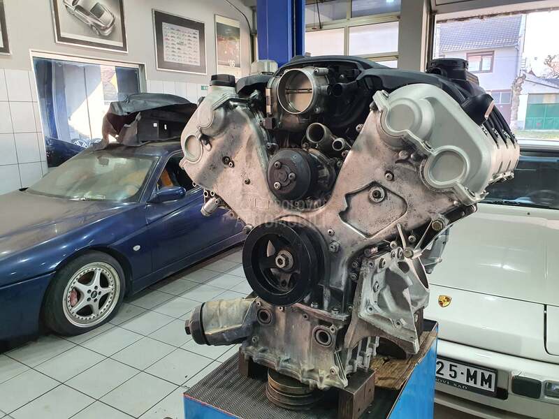 motor V8  4.8  400 ks