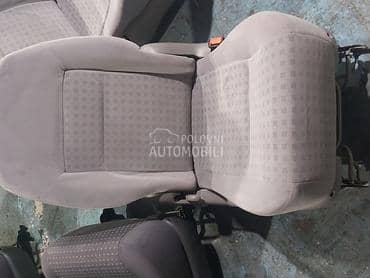 Zadnja sedišta 6 i 7 za Volkswagen Sharan od 1999. do 2005. god.
