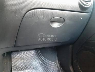 Kaseta - fioka za Seat Leon od 2005. do 2011. god.