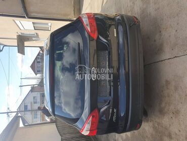 Ford Focus 2012. god. -  kompletan auto u delovima