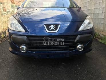 Prednji branik kompletan za Peugeot 307