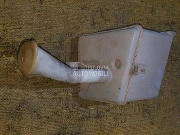 PL. boca za pranje šoferšajbne za Nissan Primera