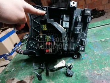 kutija osiguraca za Volkswagen Golf 5, Jetta od 2005. do 2010. god.