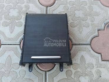 Drzac za case i roletnica za Volkswagen Passat B7