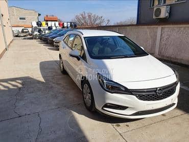 Opel Astra K -  kompletan auto u delovima