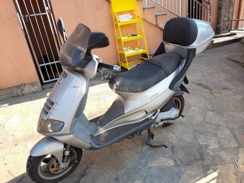 Piaggio skiper 125