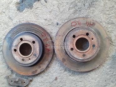 zadnji diskovi 3,0 benz za Audi A4