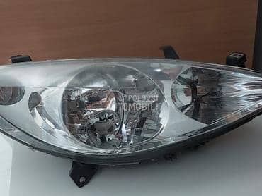 DESNI FAR SA MAGLENKOM za Peugeot 307