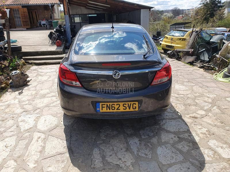 Opel Insignia 2.0 -  kompletan auto u delovima
