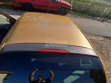 trece stop svetlo za Renault Clio od 1998. do 2006. god.