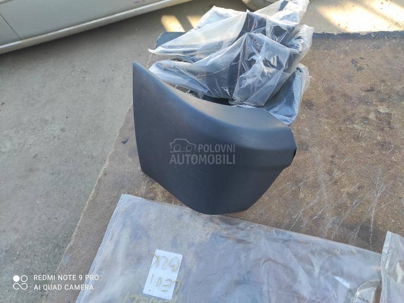 zadnji branici - brkovi