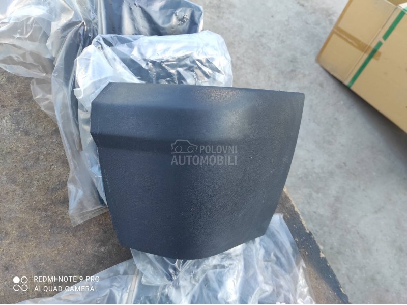 zadnji branici - brkovi