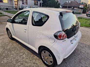 Toyota Aygo -  kompletan auto u delovima
