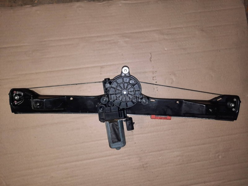 Prednji Podizač Stakla