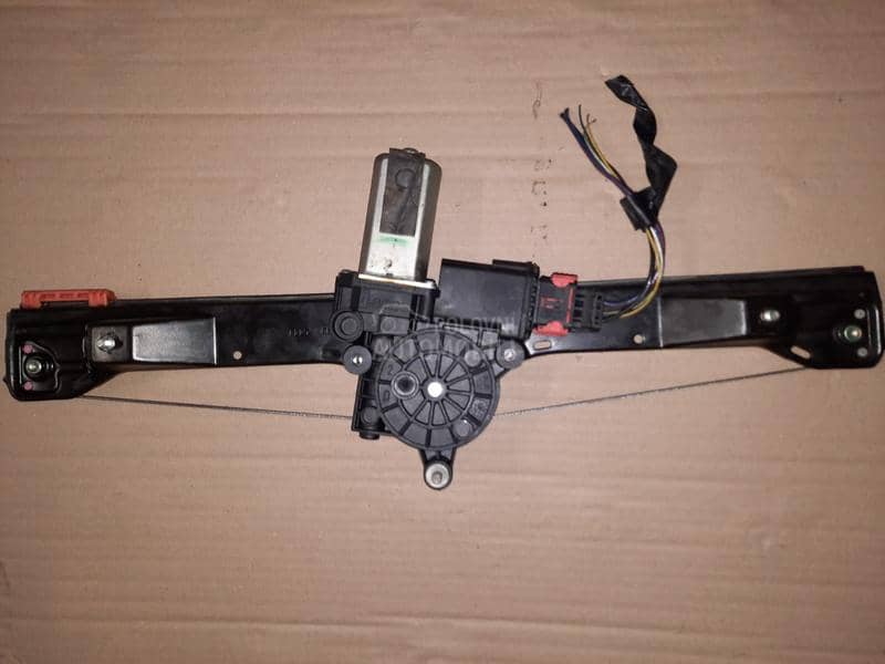 Prednji Podizač Stakla