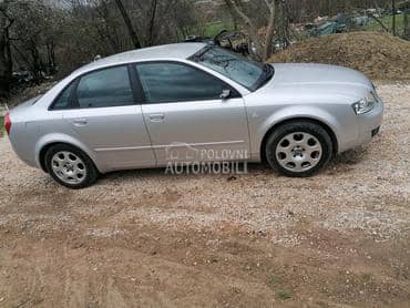 Audi A4 Delovi 2003. god. -  kompletan auto u delovima