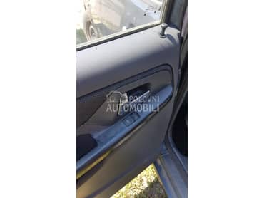 Brava unutrasnja za Seat Cordoba