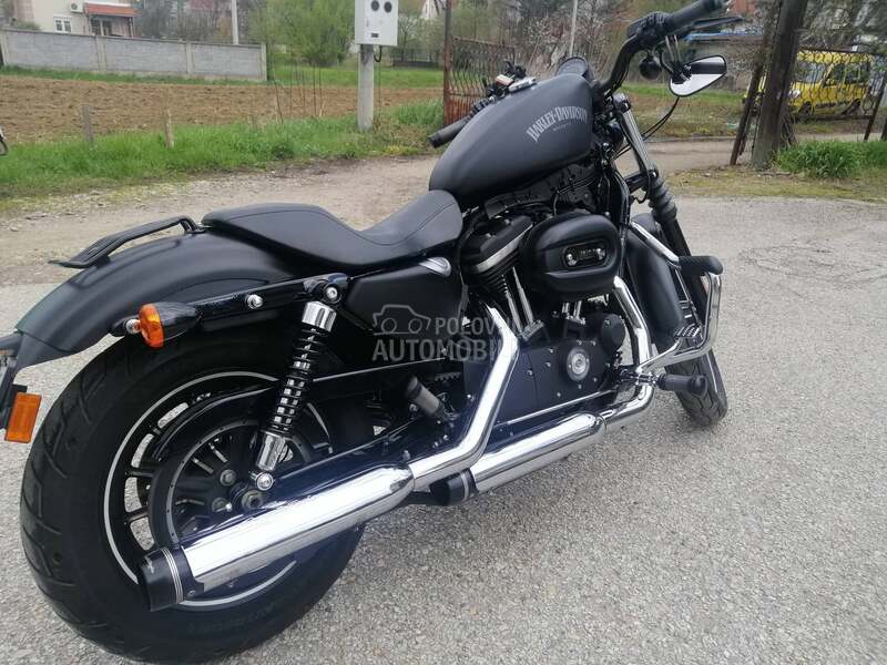 Harley Davidson IRON 883