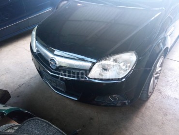 Opel Tigra -  kompletan auto u delovima