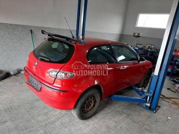 Alfa Romeo 147 -  kompletan auto u delovima