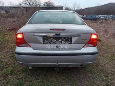 Ford Focus 2003. god. -  kompletan auto u delovima
