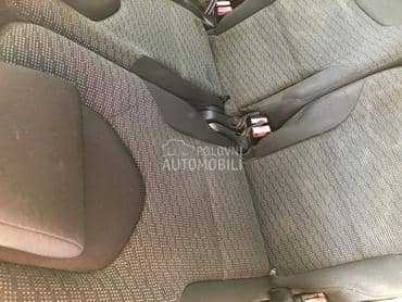 6 i 7 sediste za Peugeot 308