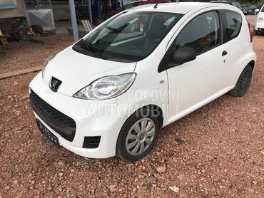 polustranica za Peugeot 107 od 2005. do 2012. god.