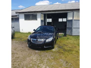 Opel Insignia 2.0cdt 2010. god. -  kompletan auto u delovima