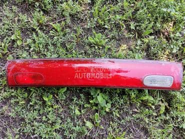 Katadioptar na zadnjim vratima za Kia Sephia