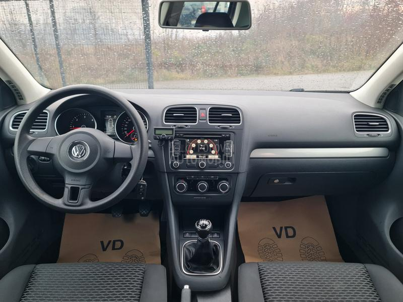 Volkswagen Golf 6 1.6TDI N E M A C K A
