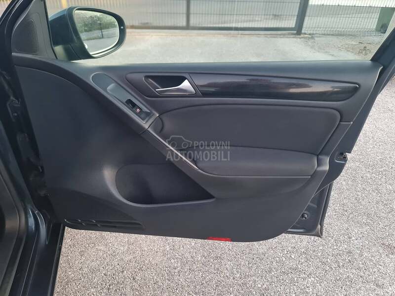 Volkswagen Golf 6 1.6TDI N E M A C K A