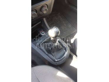 Rucka menjaca za Seat Cordoba