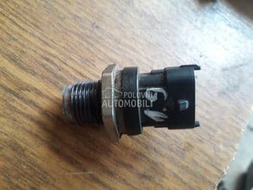 Senzor pritiska goriva 1.9cdti za Opel Astra H, Signum, Vectra C ...