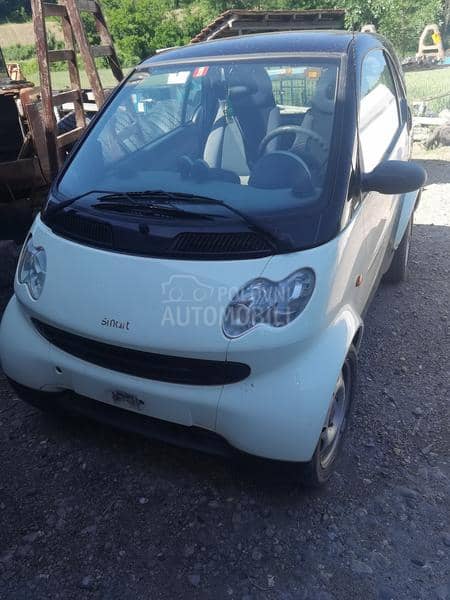 Smart ForTwo -  kompletan auto u delovima