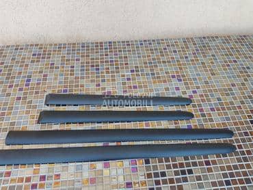 Lajsna na vratima za Peugeot 206