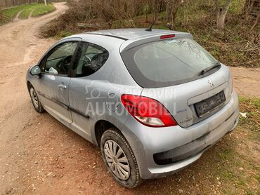 poklopac rezervoara za Peugeot 207 od 2006. do 2012. god.