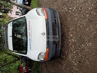 Renault Kangoo 1.9 d 2004. god. -  kompletan auto u delovima