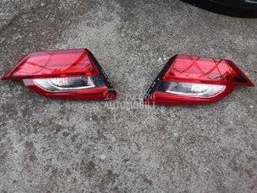 Stop svetlo za Ford Fiesta od 2017. do 2021. god.