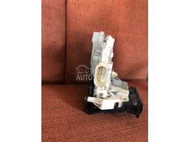 Brava vozacevih vrata 9 pinova za Audi A4, A5, A4 Allroad od 2007. do 2016. god.