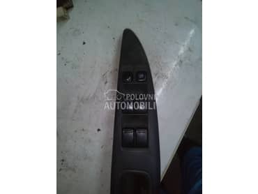 Komanda podizaca stakala p12 za Nissan Primera od 2002. do 2007. god.