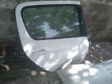 vrata restajling za Peugeot 307 za 2005. god.