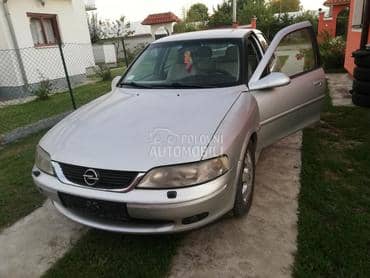 Opel Vectra B 2.2 -  kompletan auto u delovima