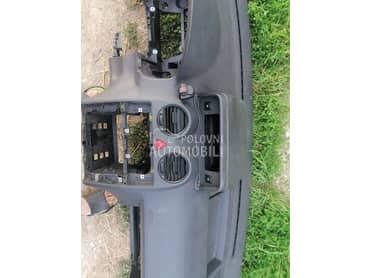 Insrument tabla za Volkswagen Caddy od 2004. do 2010. god.