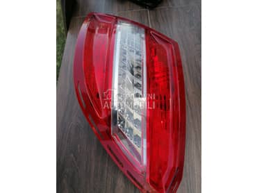 c 204 Amg desna lampa za Mercedes Benz C Klasa od 2009. do 2013. god.