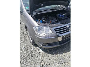 Far desni Ksenon za Volkswagen Touran od 2007. do 2010. god.