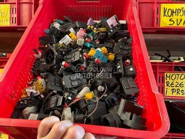 prekidac podizaca stakla za Opel Corsa C od 1998. do 2007. god.