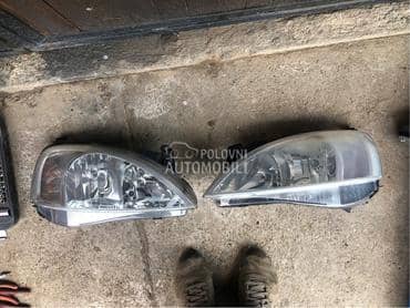 Farovi far levi desni za Opel Corsa C